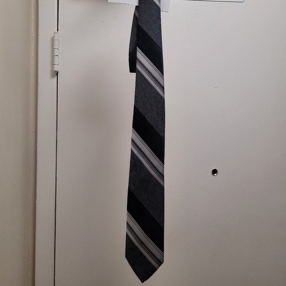 VINTAGE LOUIS FERAUD NECK TIE!!! - Picture 1 of 2